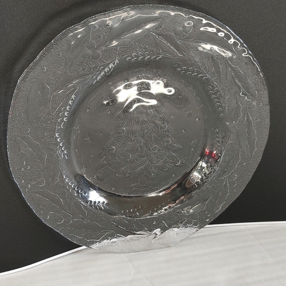 Arcoroc HOLLY TREE Glass Salad Plate Replacement Poinsettia's France Embossed Vt - Picture 2 of 12